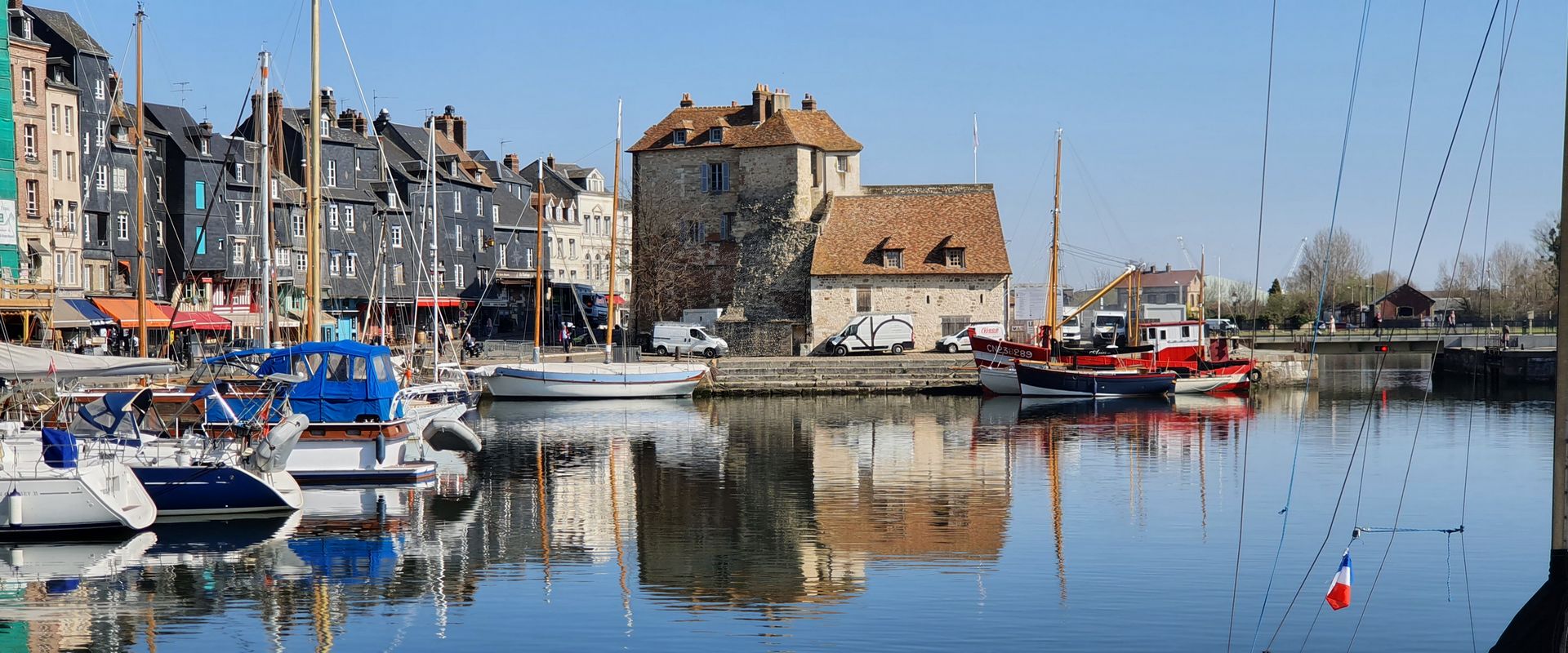 Frankreich: Normandie: Honfleur: Hafen; Fransa: Normandiya: Honfleur: Liman