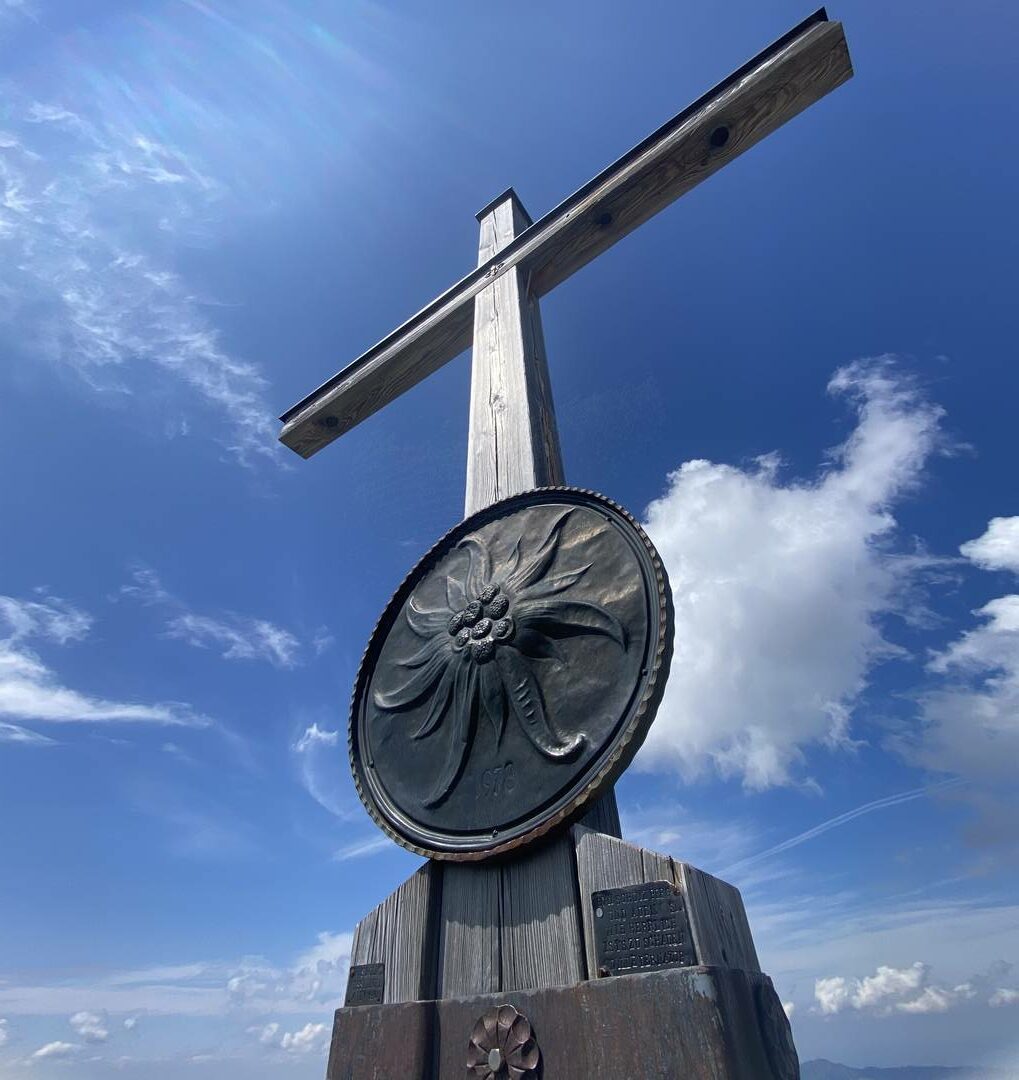 Deutschland: Allgäu: Nebelhorn: Gipfelkreuz; Almanya: Allgäu: Nebelhorn: Dağın zirvesindeki haç